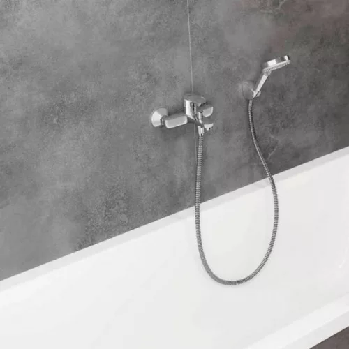 Hansgrohe Vernis Blend zuhanyszett tartóval tömlővel HG-26273000