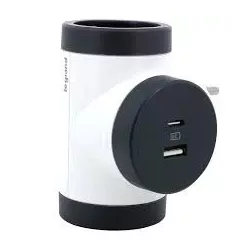   Legrand - Kettős 2P+F elosztódugó USB-A + USB-C, fehér IP20