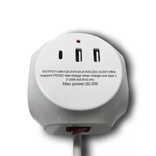 Technik Professional Elosztó Kocka 3 utas 1,5m kábel (1,5mm2) + USB C/A 16A